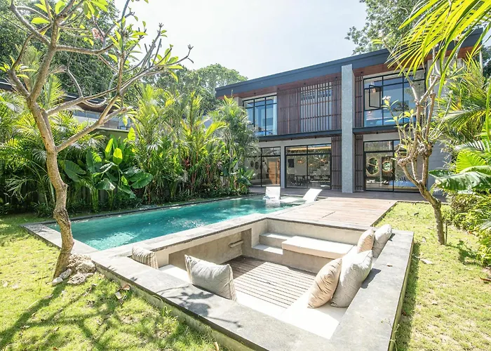 Vakantiehuis Tropical 5br Modern Haven -400m From Waves Canggu