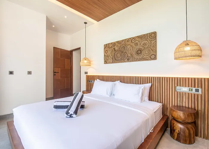 Tropical 5Br Modern Haven 400M To Canggu Waves Holiday home Canggu (Bali)