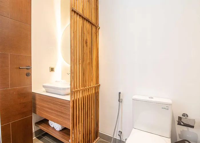 Refined 5Br Contemporary Villa, 400M To The Beach بيت للعطل *